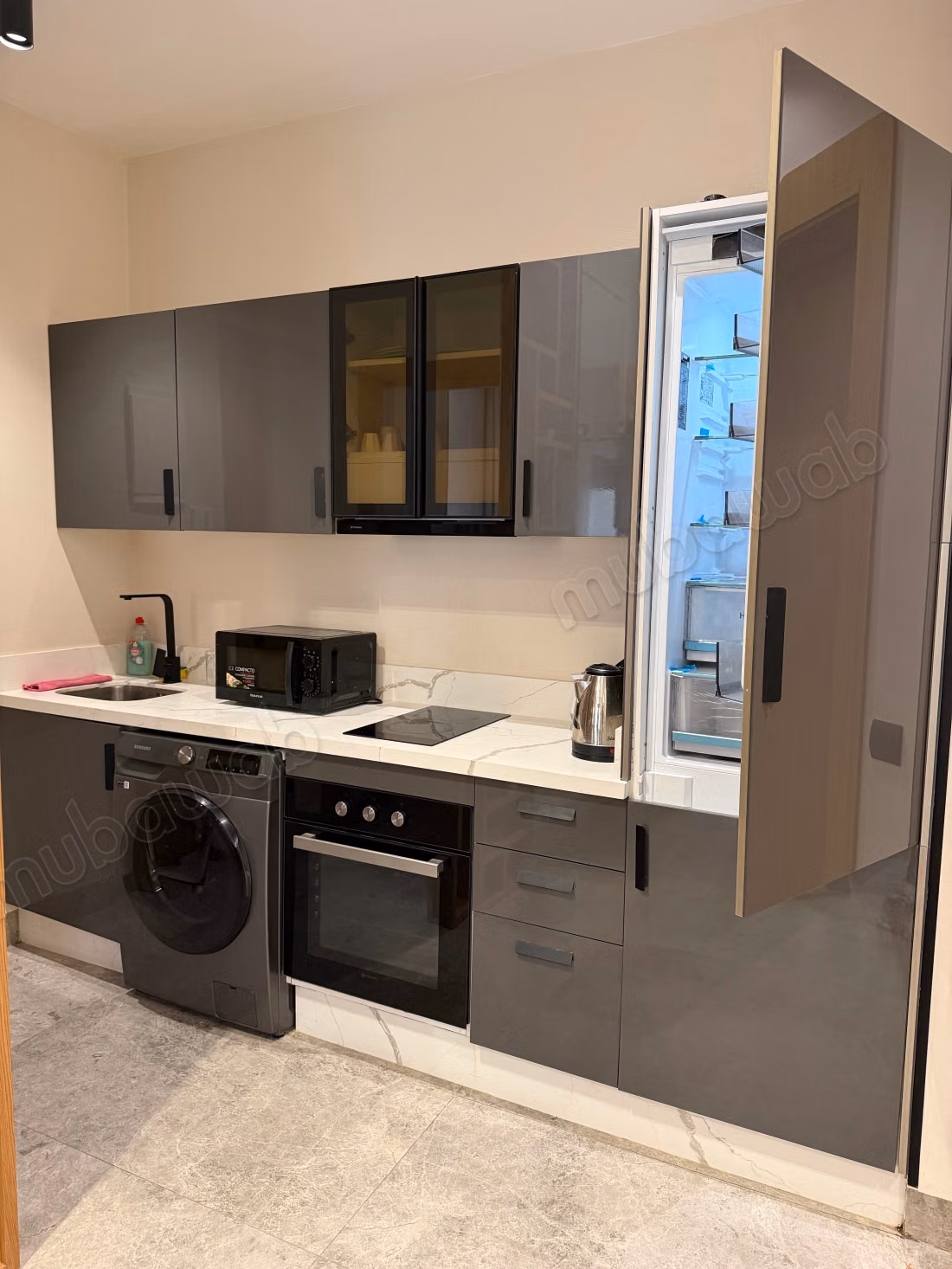Appartements à louer à Beauséjour. 1 chambre. Avec ascenseur, garage