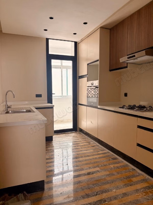 Beautiful apartment for rent in Anfa. Area of 125 m². Elevator and garage