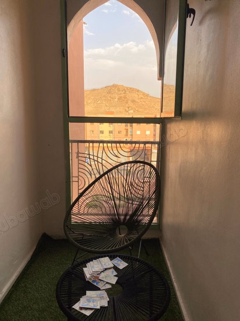 Bellissimo appartamento in affitto a Hay Mabrouka. Superficie di 56 m². Ben arredato