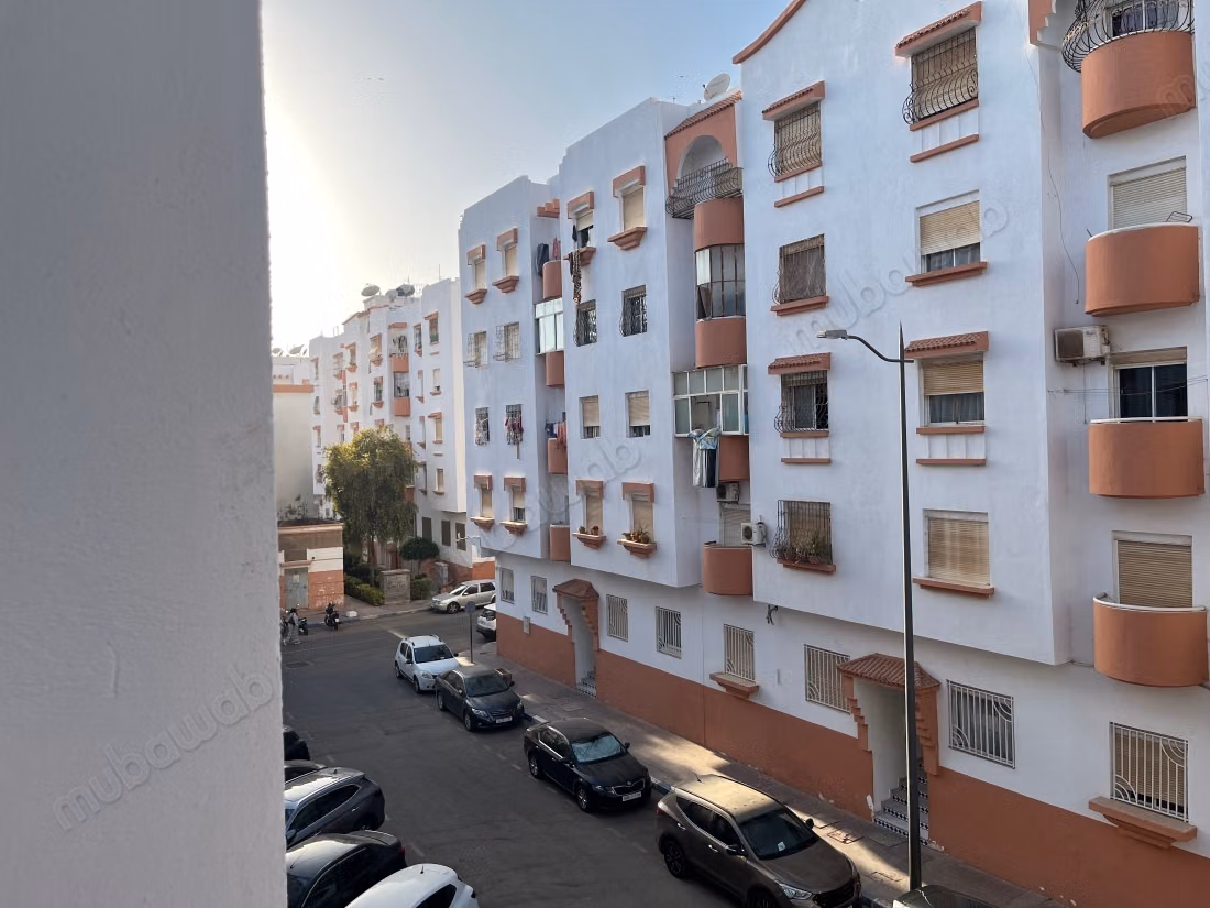 Appartements te huur in de vredeswijk. Totale oppervlakte 70 m². Satellietschotel en beveiliging.