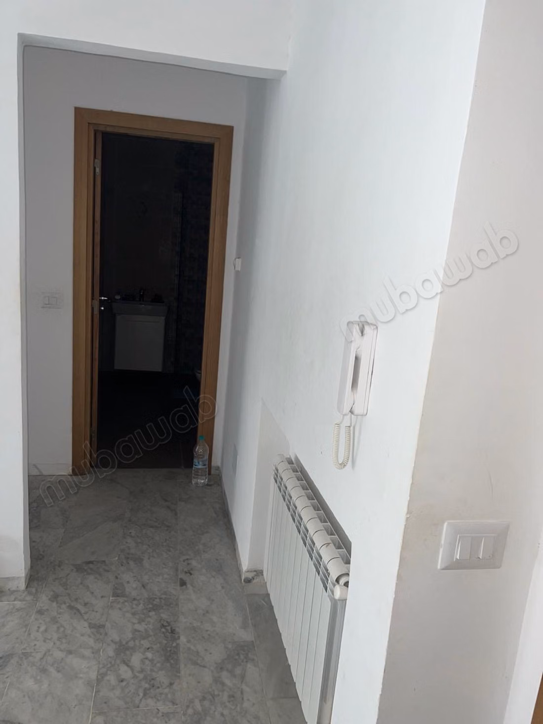 Apartment for rent in El Aouina. Area 80 m². Concierge service and air conditioning