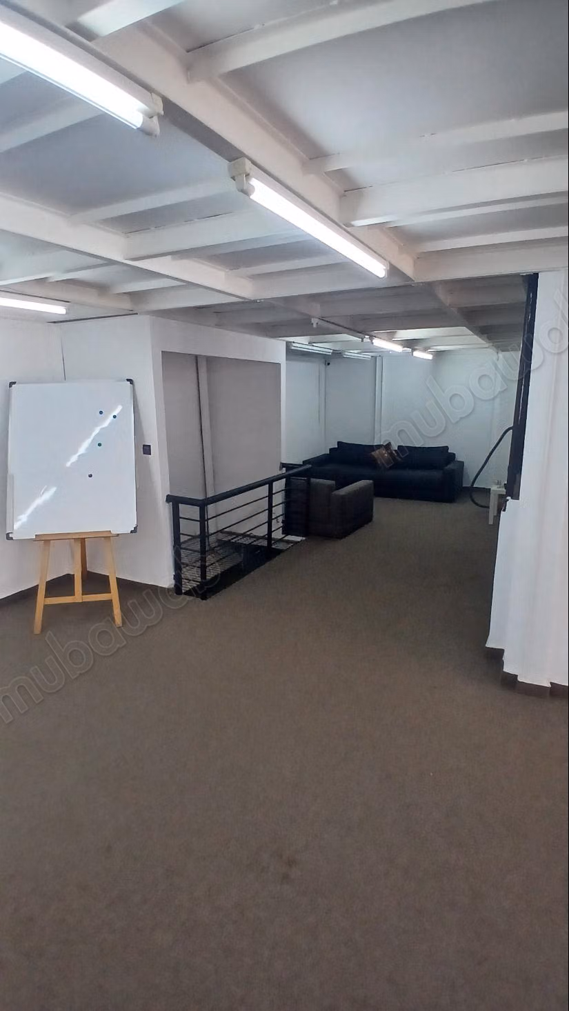 Local commercial à louer à Hay Hassani.
Surface de 193 m²