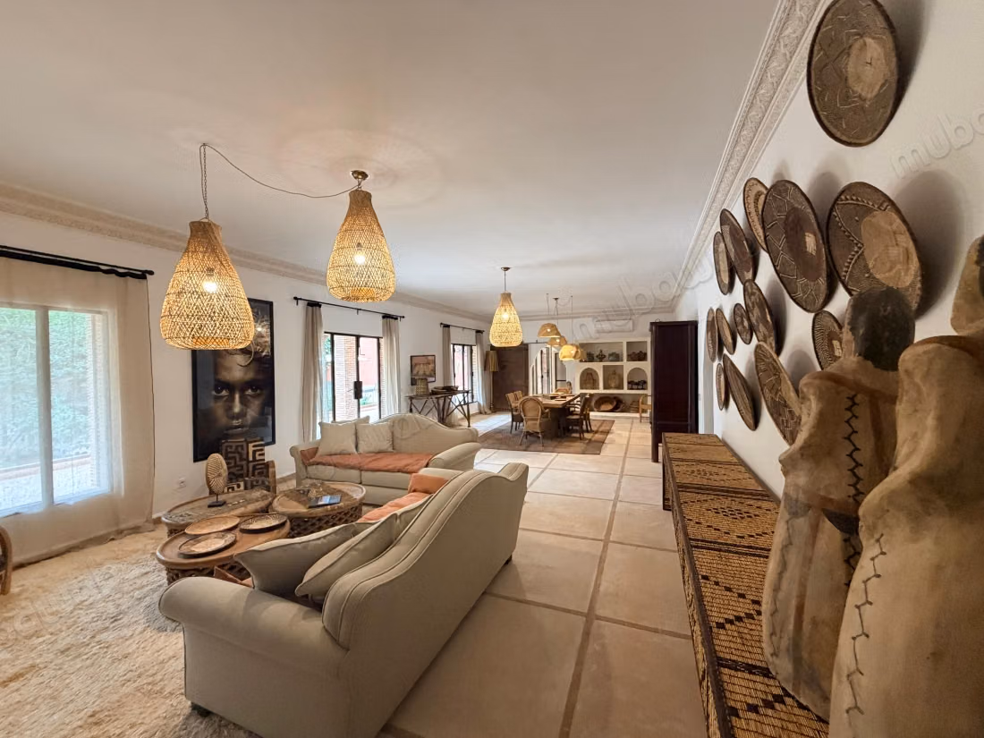 Gemeubileerde pavilion van 230 m² met privé zwembad op 1.000 m²