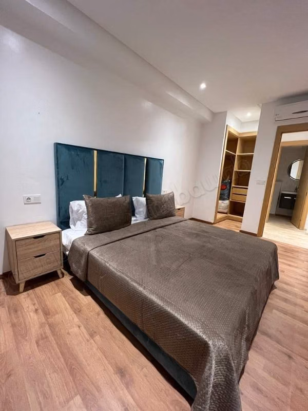 Apartments for rent in Maamora. 2 excellent rooms. Parking and elevator.