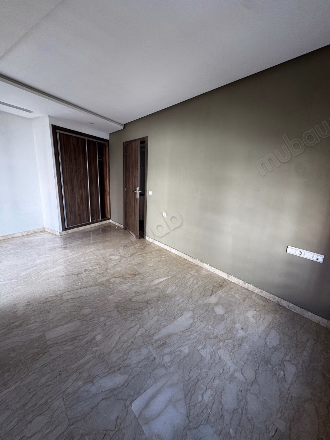 Appartement à louer à Palmier. 1 chambre. Porte blindée et système de double vitrage