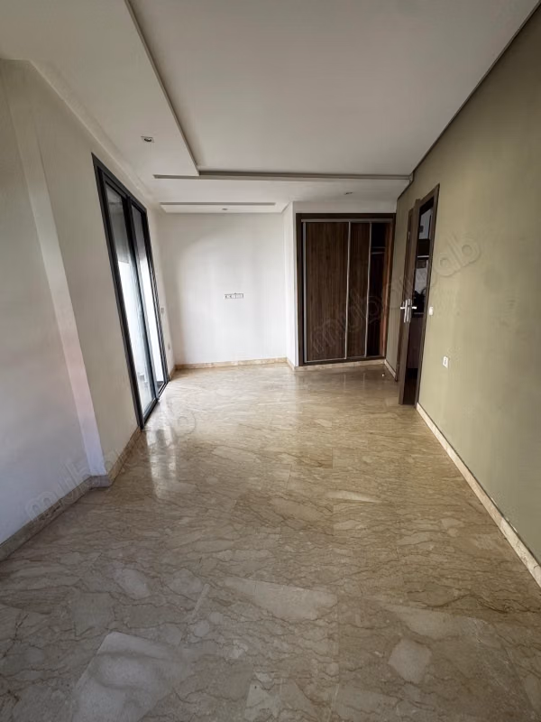 Appartamento in affitto a Palmier. 1 camera. Porta blindata e sistema a doppio vetro