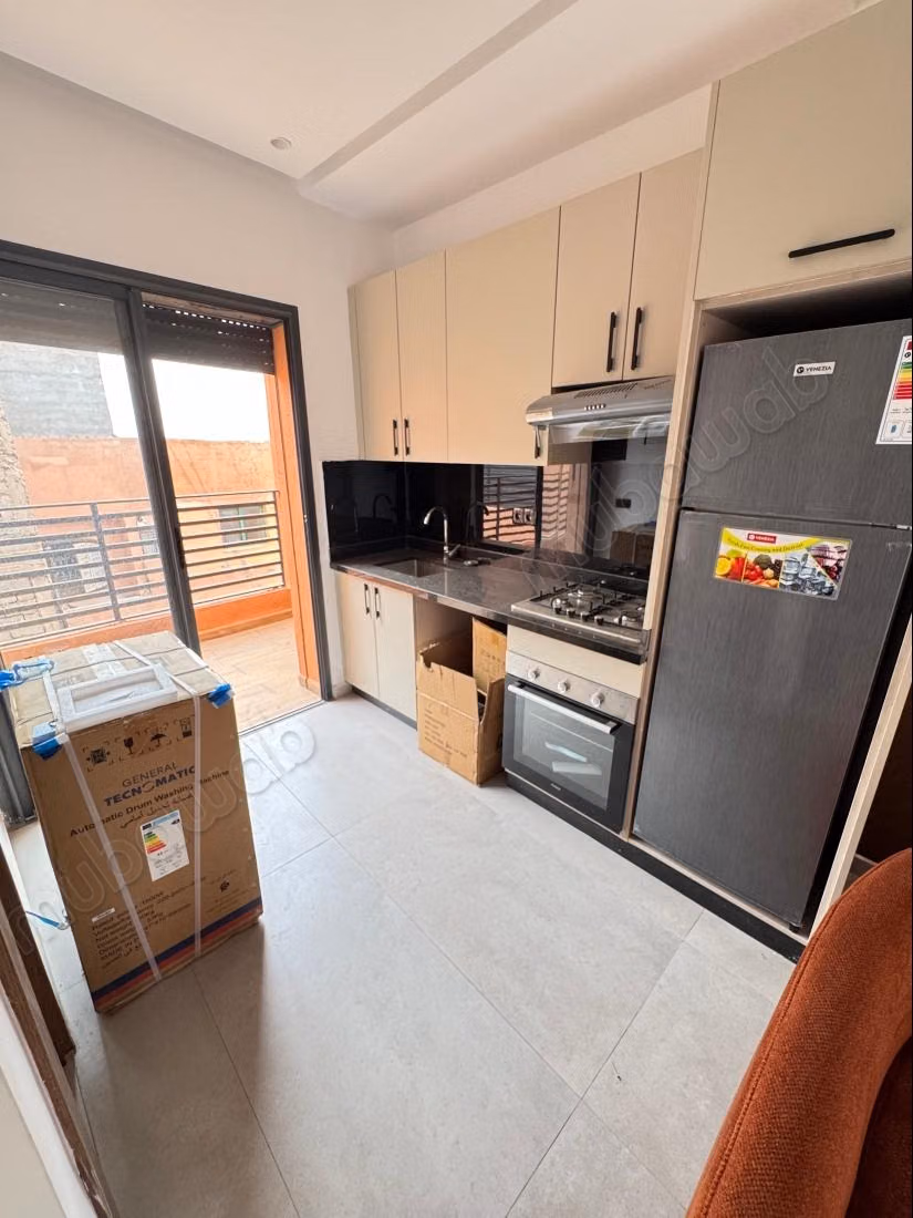 Superbe appartement à vendre à Guéliz. 
Surface totale 38 m². 
Bien meublé