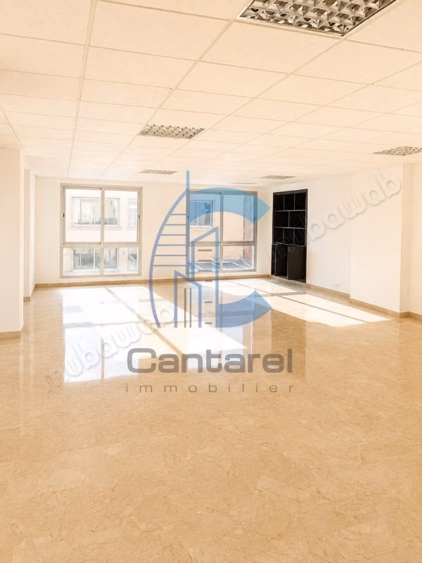 Espacio de oficina de 106 m² en venta - Racine
