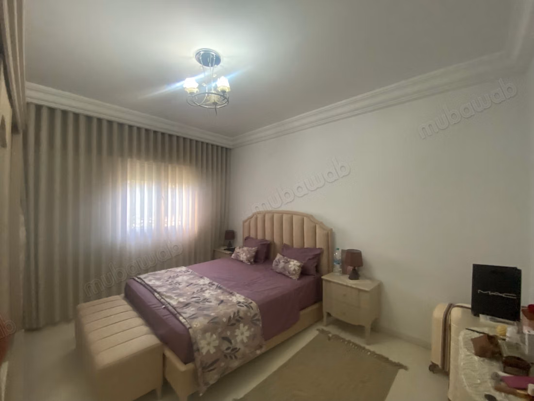 À vendre bel appartement au RDC à cite hedi nouira Ariana