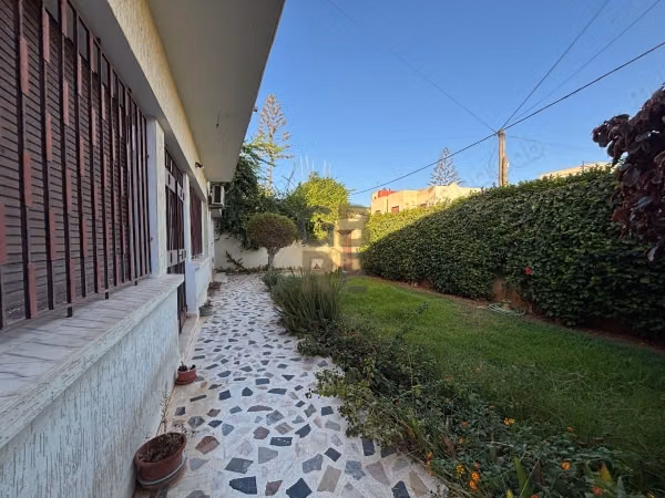 À vendre – Spacieuse villa à Bettana, Salé