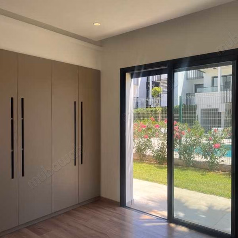 Appartamento in Affitto di 217.0 m² a Casablanca, Ain Diab Estensione 2