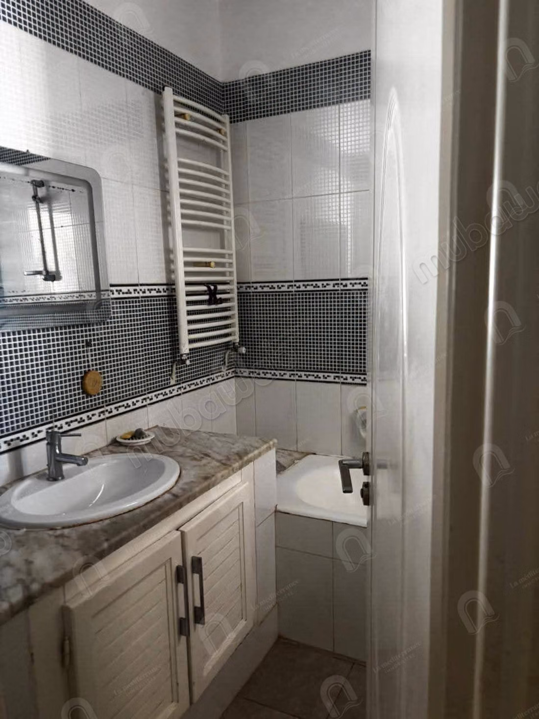 A louer un appartement s3 à Manar 1