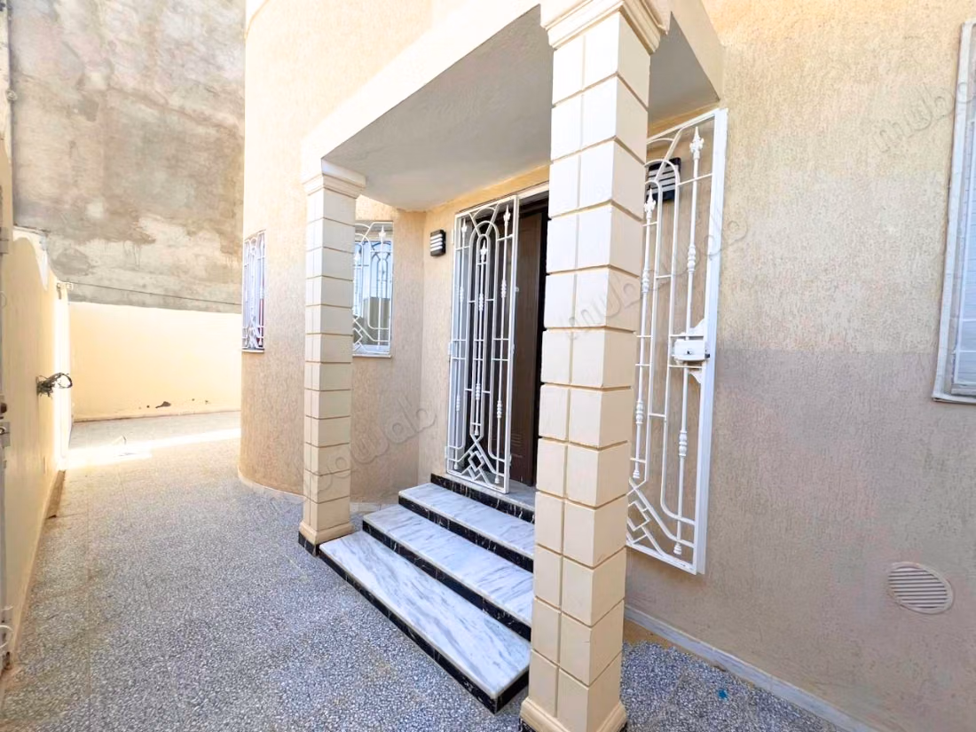 For sale - S3 semi-detached villa in Cité El Manar
