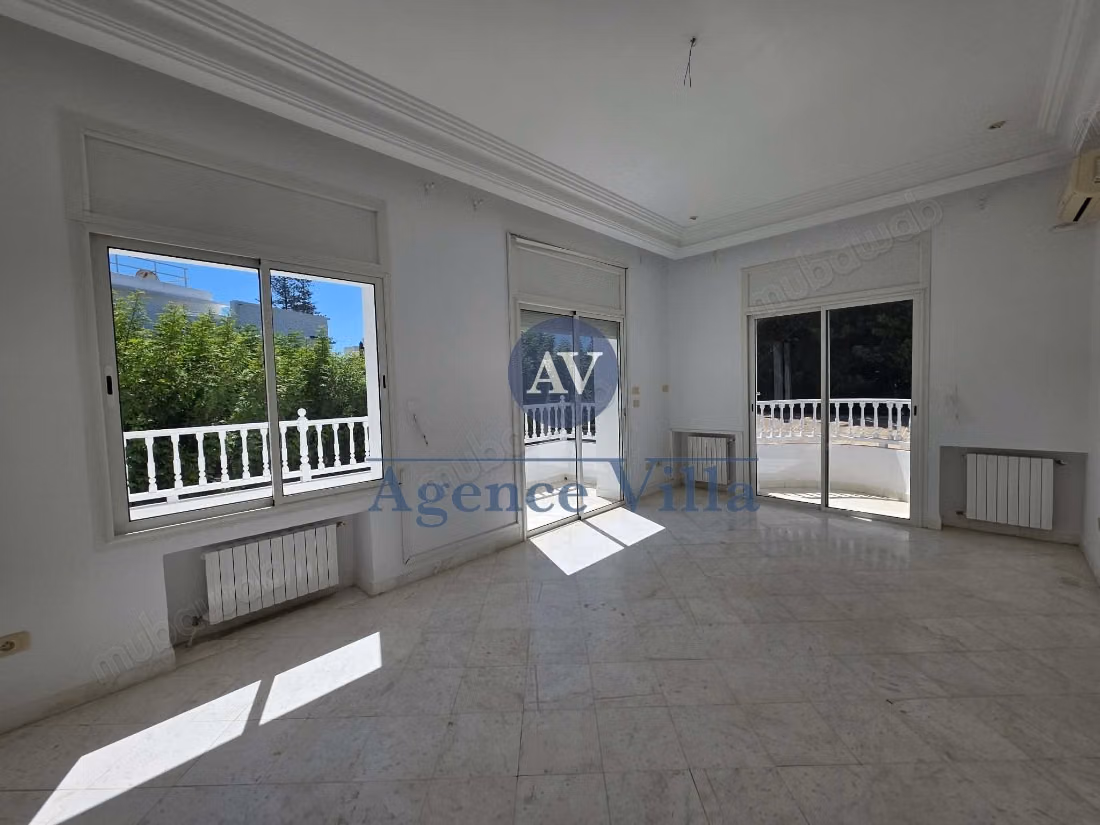 A louer une villa s6 à Carthage avec vue sur mer