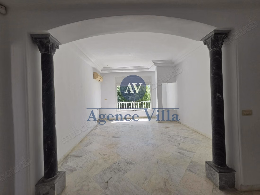 A louer une villa s6 à Carthage avec vue sur mer