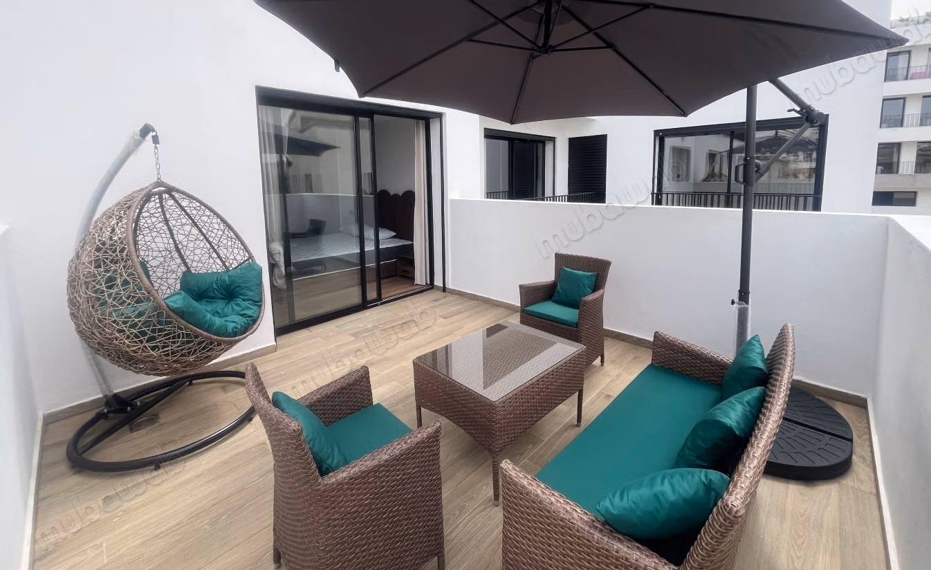 Studio à louer pres du Bd Abdelmoumen Tantonville avec une belle terrasse. 
1 chambre. 
Bien meublé