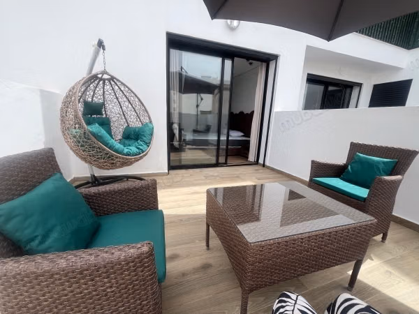 Studio à louer pres du Bd Abdelmoumen Tantonville avec une belle terrasse. 
1 chambre. 
Bien meublé