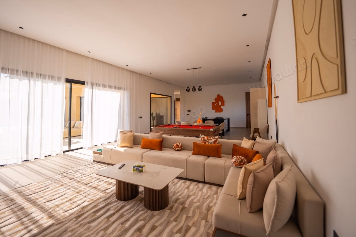 Elegante Villa met 3 Slaapkamers en Privé Zwembad – Langdurige Verhuur