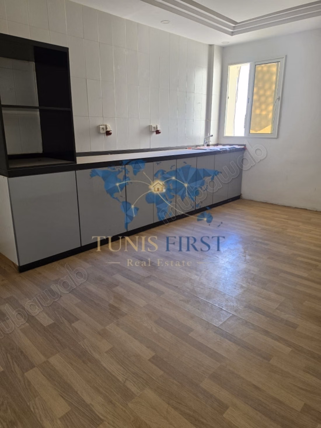 For Rent Office of 300 m² at the Lakeshores 1