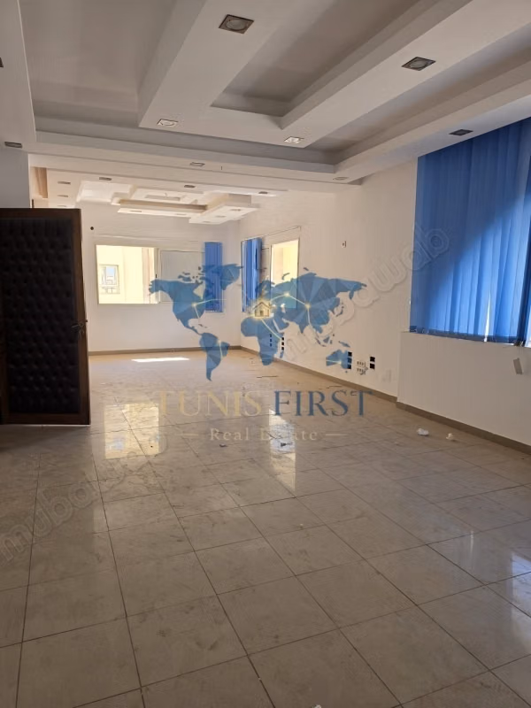 For Rent Office of 300 m² at the Lakeshores 1