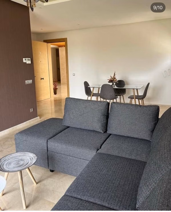Louez cet appartement à Riyad. 
Surface totale 80 m². 
Meublé