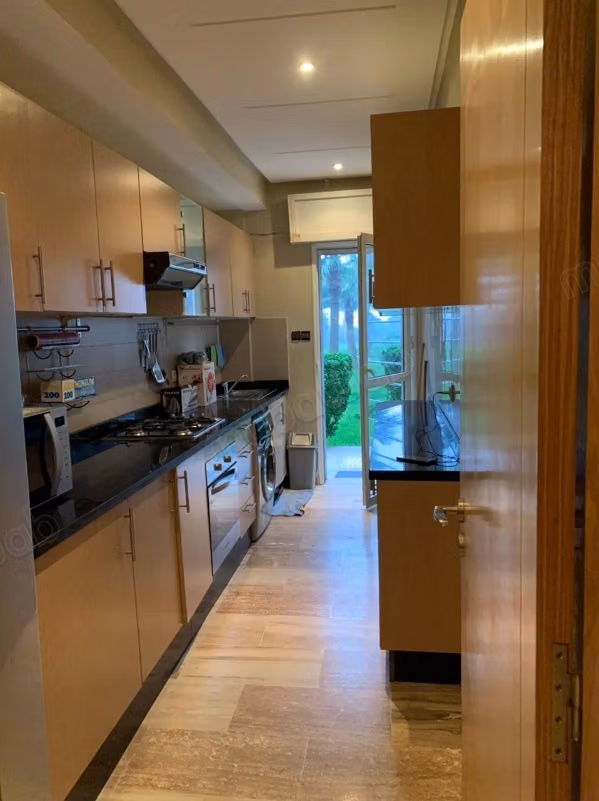 Joli appartement non meublé à louer