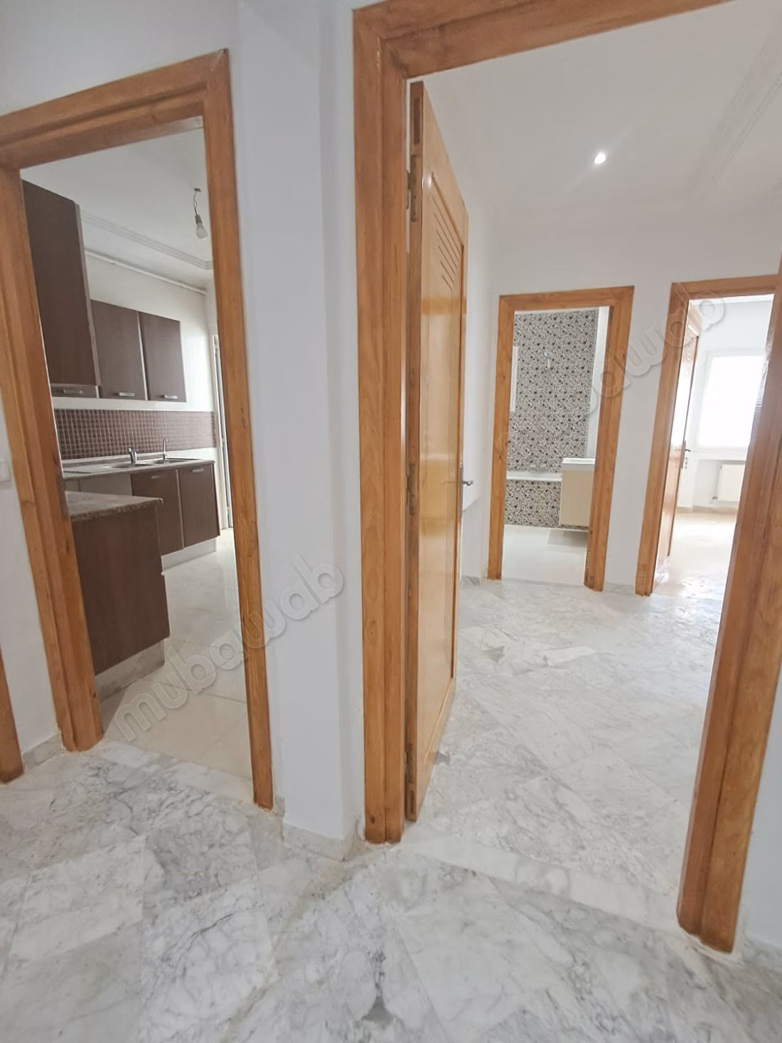 Apartment for rent in Cité Ennasr 2. Area of 160 m²