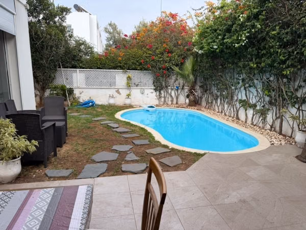 Loue residence securise villa meublee piscine