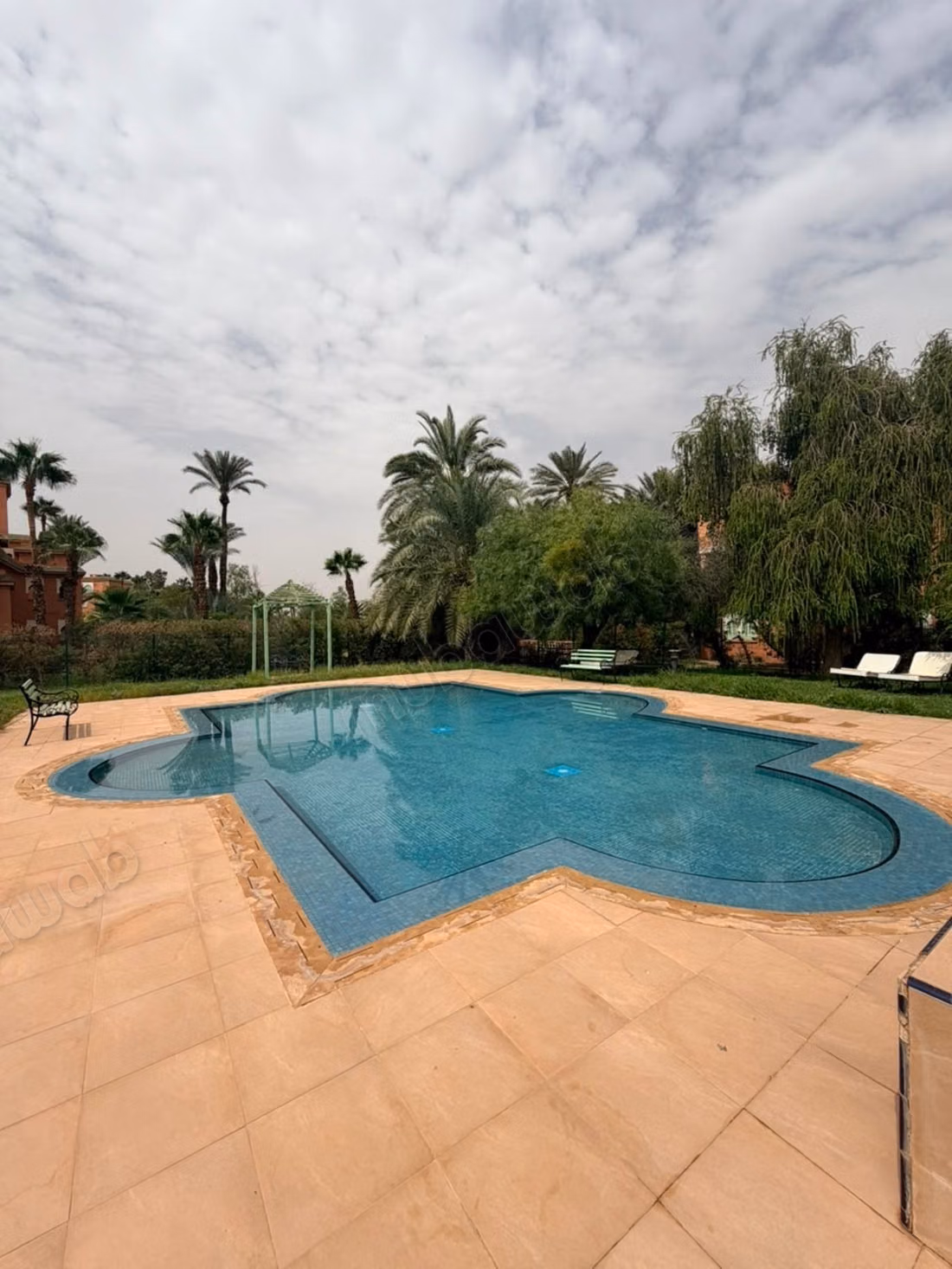 RÉSIDENCE PALMERAIE 1 Appartement meublé 100 m², terrasse vue Atlas