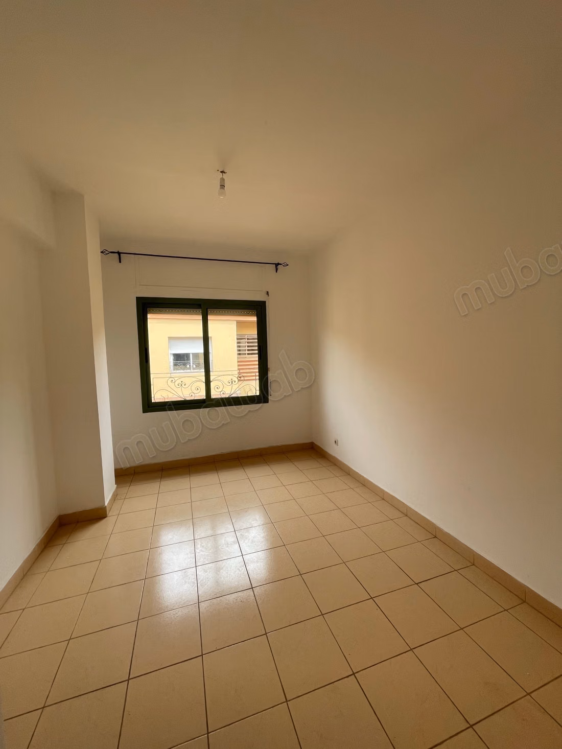 Affitta questo appartamento a Guéliz. 3 camere confortevoli. Finestre con doppio vetro e porta blindata