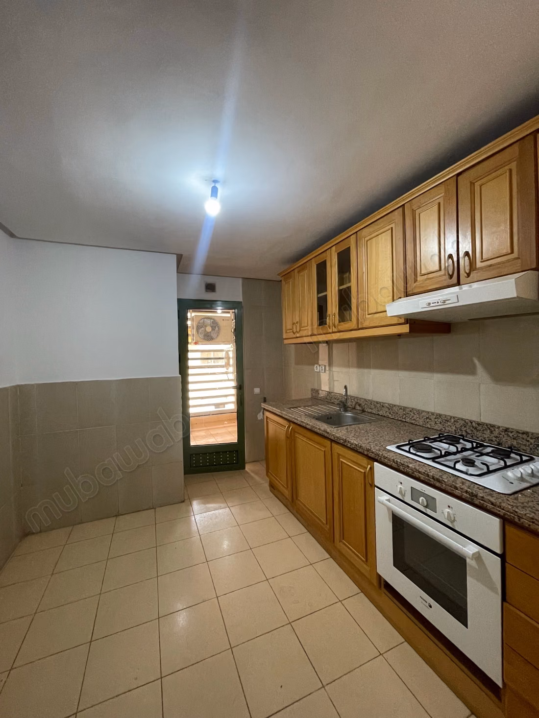 Affitta questo appartamento a Guéliz. 3 camere confortevoli. Finestre con doppio vetro e porta blindata