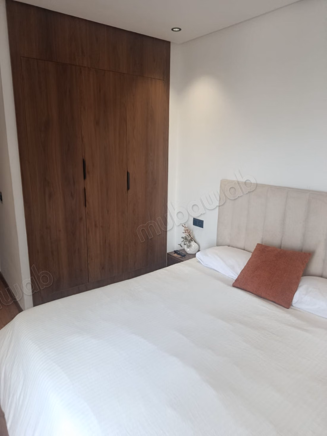 Furnished studio for rent with terrace in France Ville