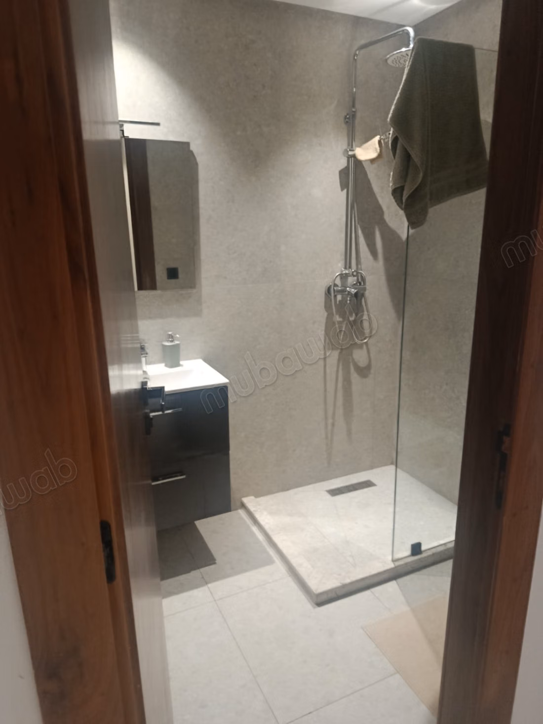 Furnished studio for rent with terrace in France Ville