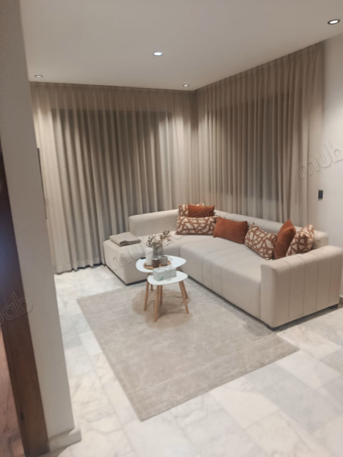 Furnished studio for rent with terrace in France Ville