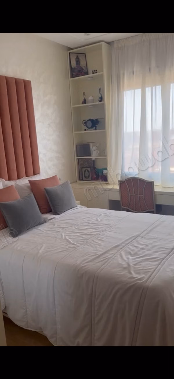 Appartement à vendre à izdihare, nouveau 2 chambres. Unité de stockage
