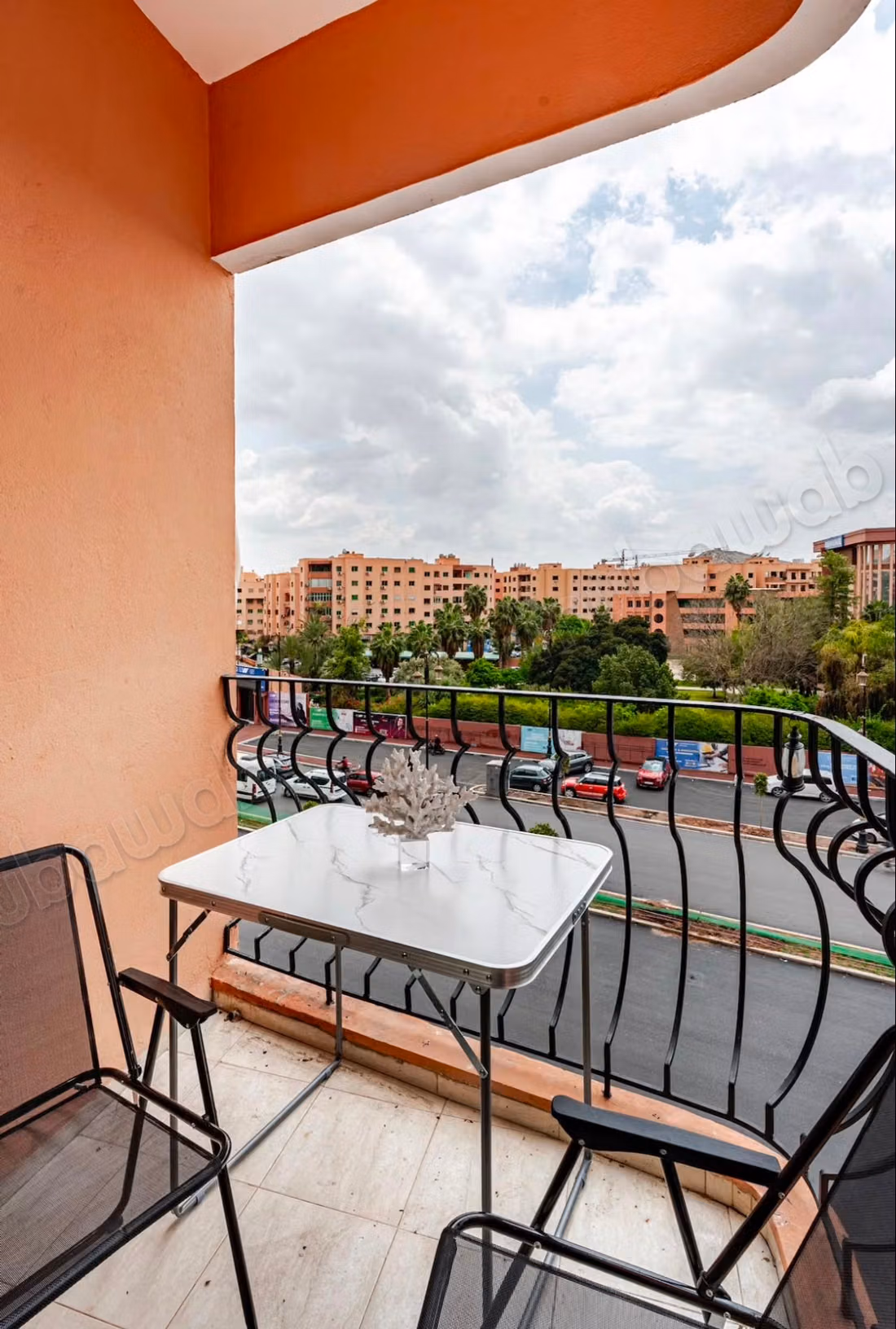 Gemeubileerd appartement tegenover sup de co