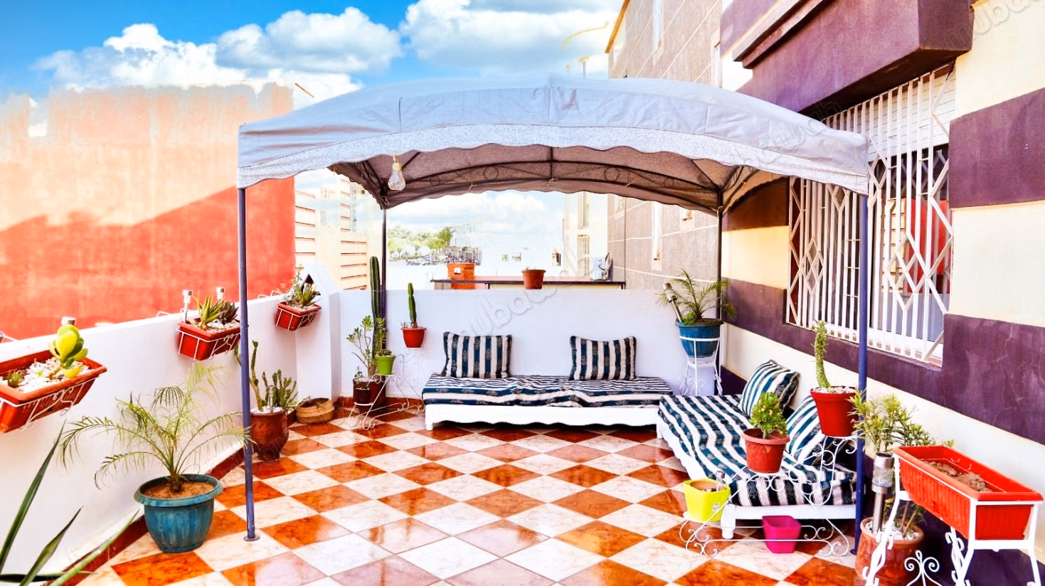 Magnifique villa à louer pour vos vacances. 5 chambres. Porte blindée, sécurité