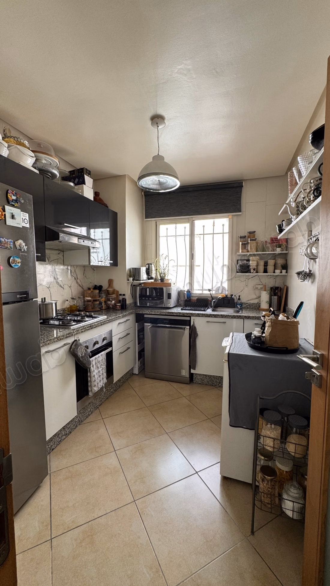 Appartement en vente à Hay Alamal. 3 pièces. Meublé