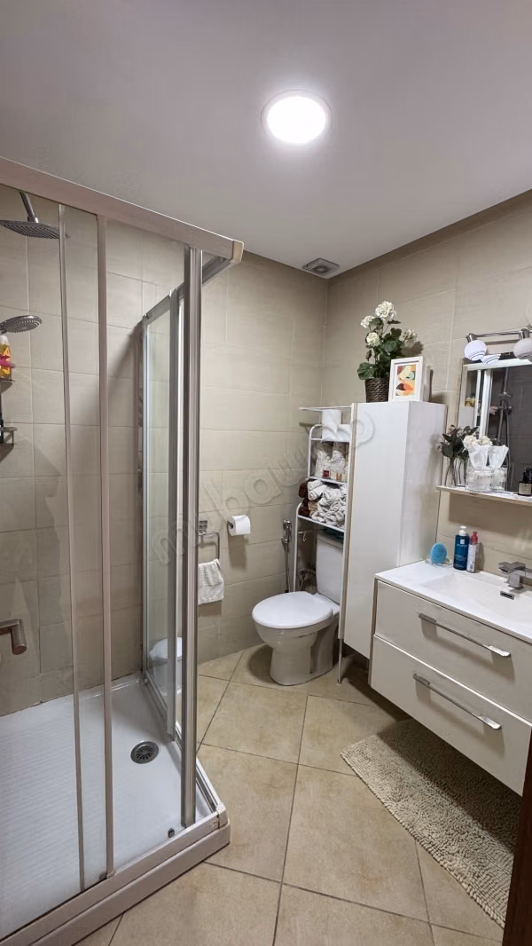 Appartement en vente à Hay Alamal. 3 pièces. Meublé