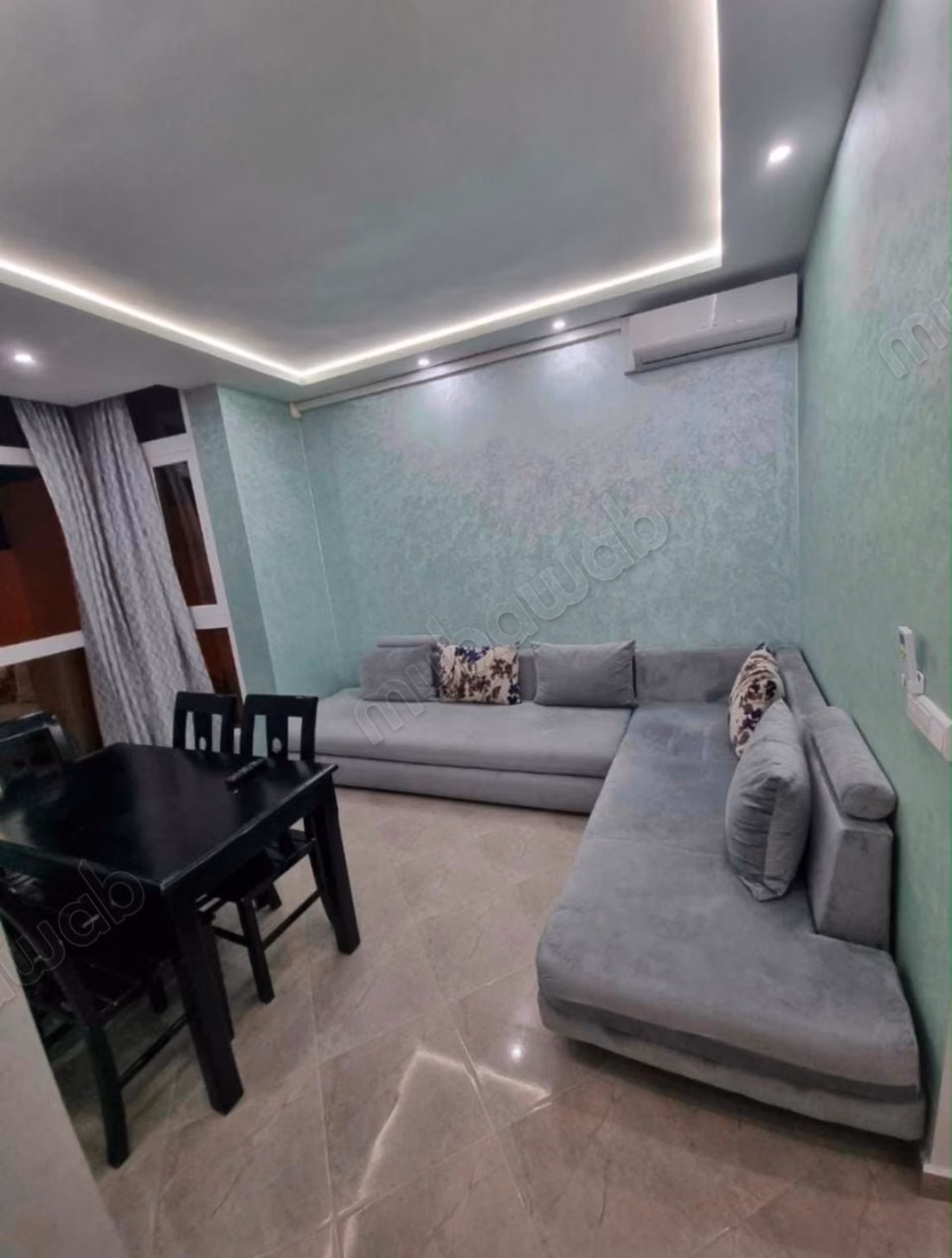 Appartement merveilleux à louer à Fnideq. Superficie totale de 80 m². Meublé