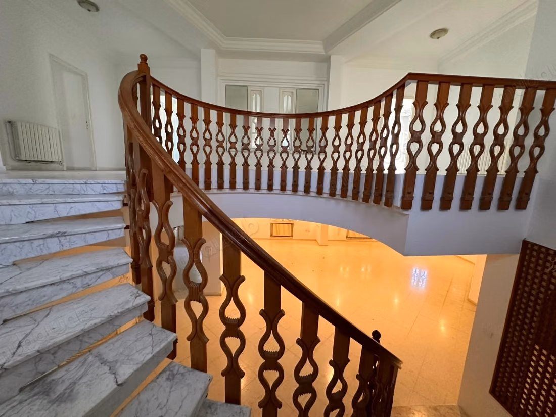 À VENDRE – Villa à Riadh Andalous