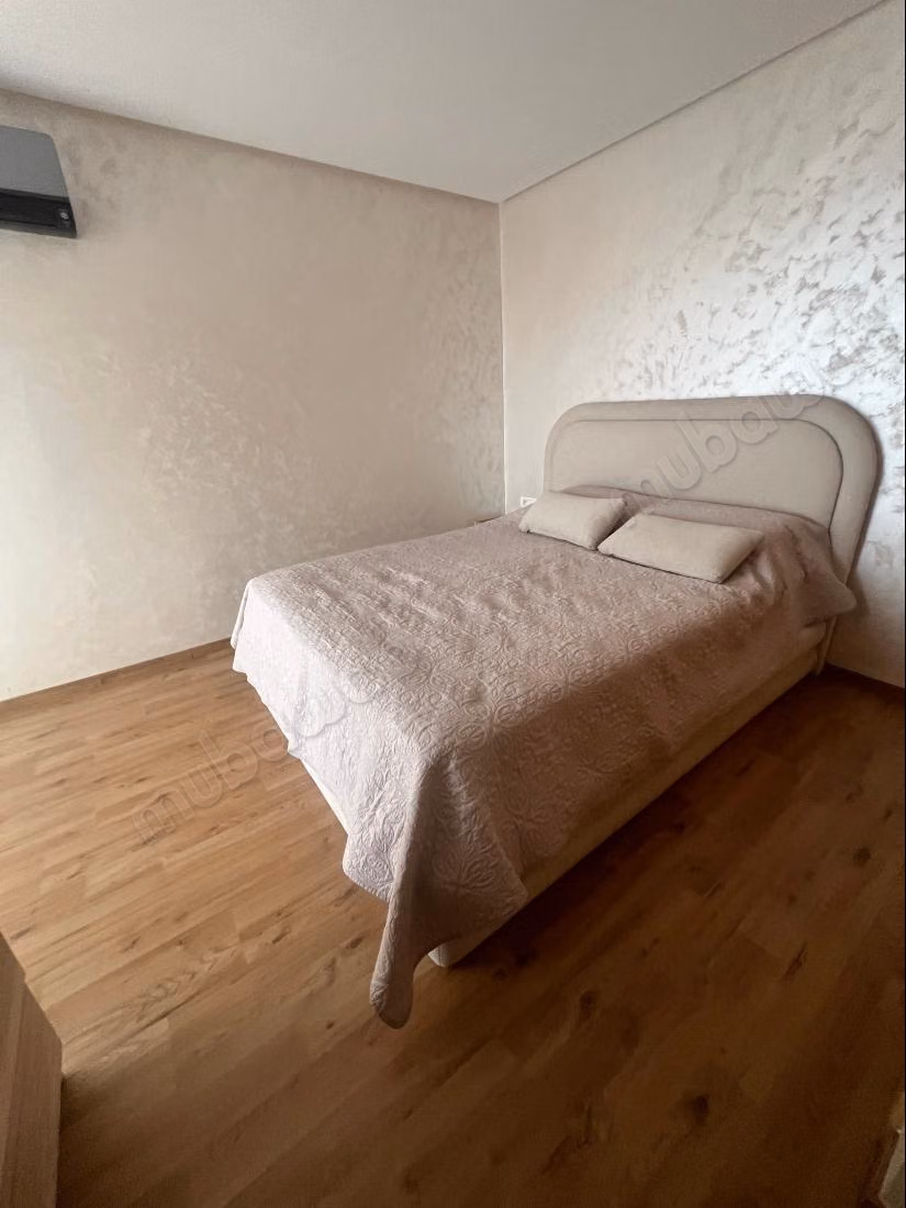 Appartamento in affitto a California. Superficie di 75 m². Ben arredato