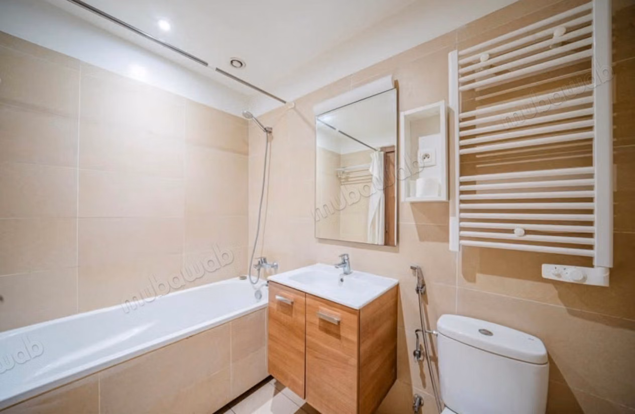 Appartement à louer à Roches Noires. 2 chambres agréables. Bien meublé