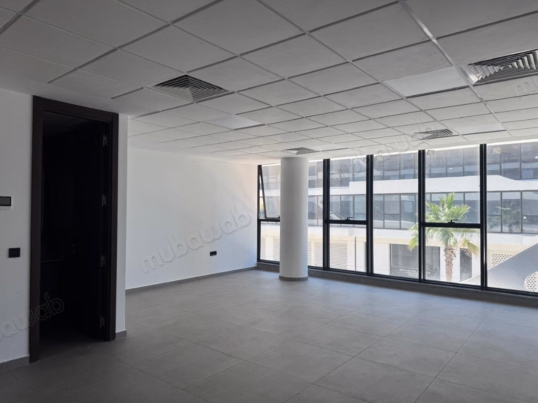 Plateau Bureau Neuf 82m Orchidées Mannesman
