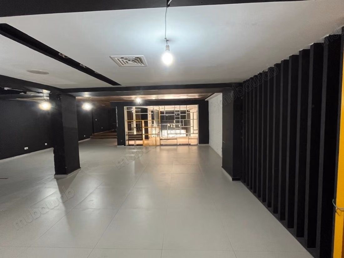 Commercial space for rent in Val Fleury. Area of 316 m²