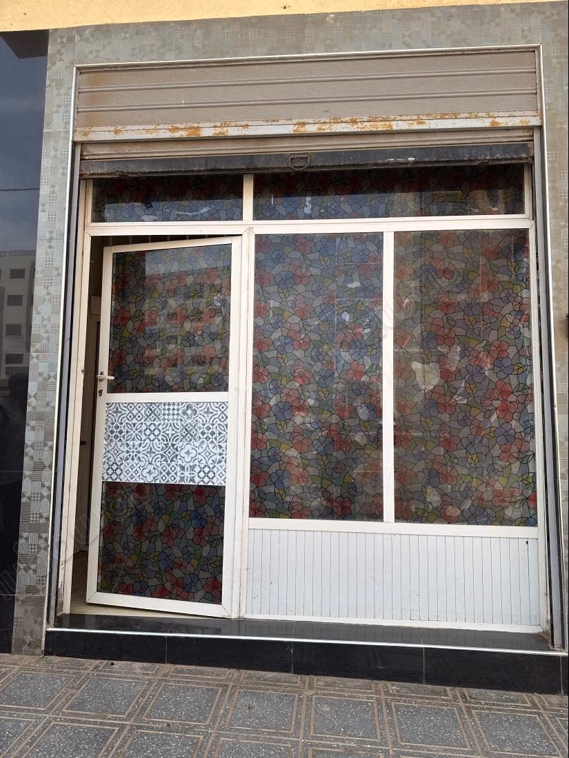 Louez ce local commercial à Talaa.
Surface de 20 m²