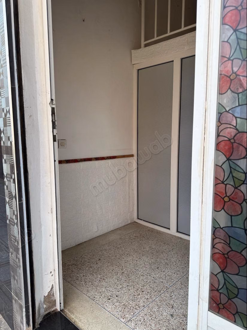 Louez ce local commercial à Talaa.
Surface de 20 m²