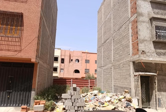 Terrain de 70 m² semi commercial – Bouaakaz