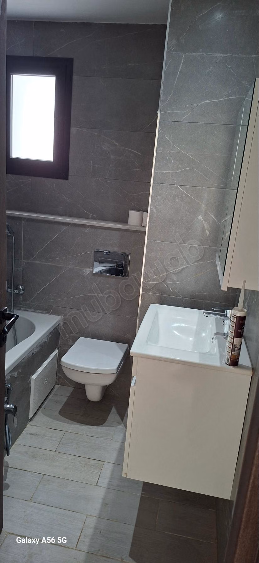 Bel appartement en location à Nouvelle Medina.
Superficie 100 m².
Chauffage central et porte blindée