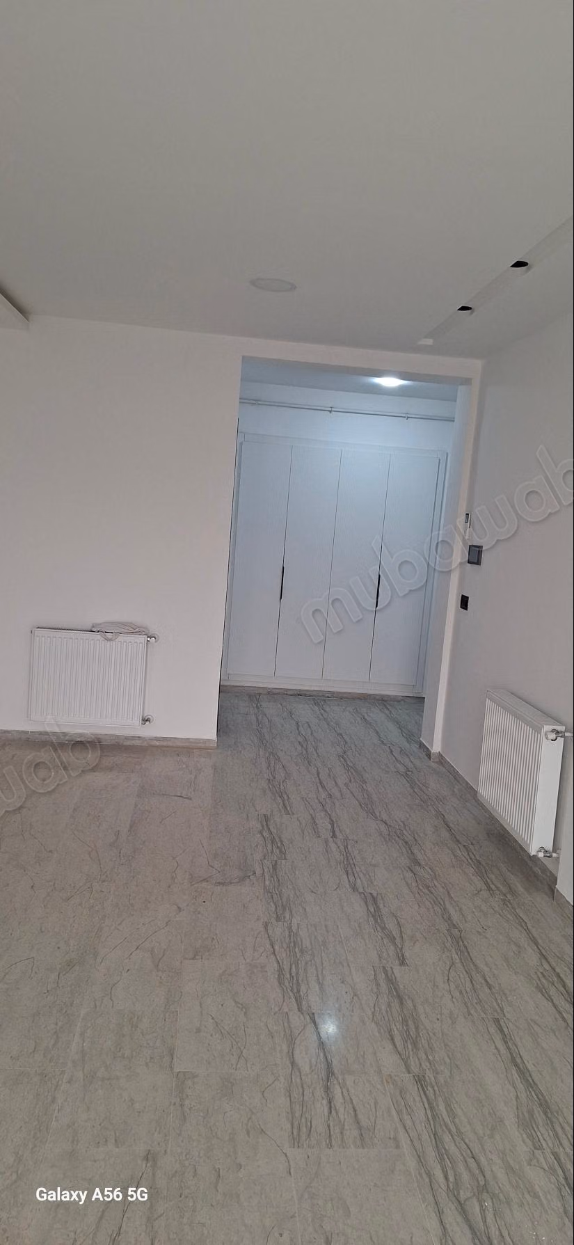 Bel appartement en location à Nouvelle Medina.
Superficie 100 m².
Chauffage central et porte blindée